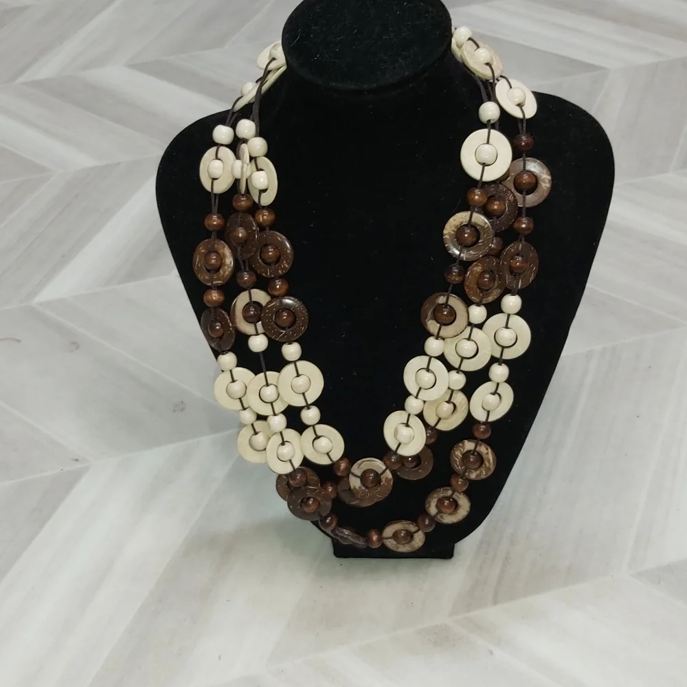💢SOLD💢Beaded beauty...handmade from coconut shell - Picture 2 of 9